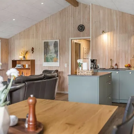 펜션 Tole - 2km From The Sea By Interhome *