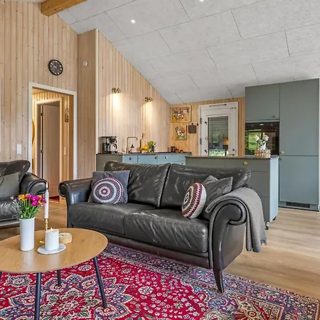 펜션 Tole - 2km From The Sea By Interhome *