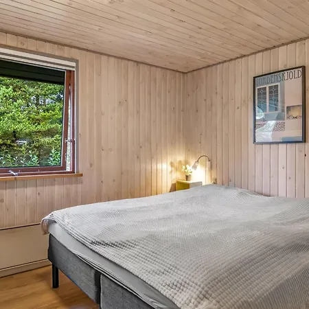 Tole - 2km From The Sea By Interhome